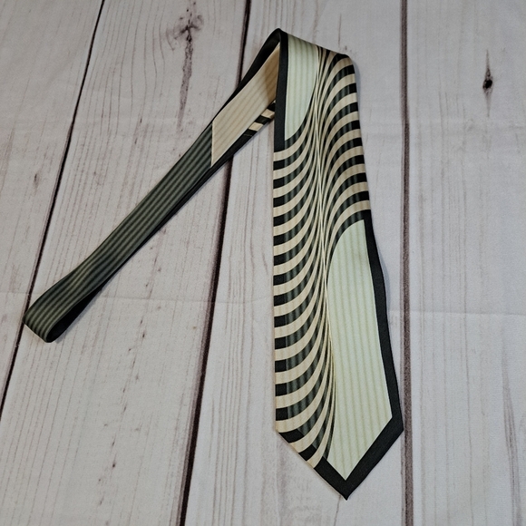 Piattelli Other - Versialles Bt Piattelli Diagonal Stripe Silk Tie